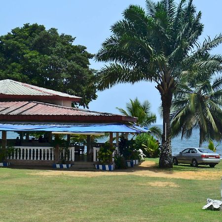 Adrien Beach Hotel クリビ エクステリア 写真