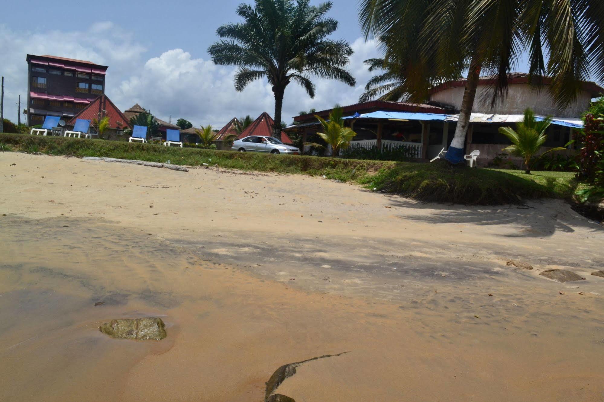 Adrien Beach Hotel クリビ エクステリア 写真